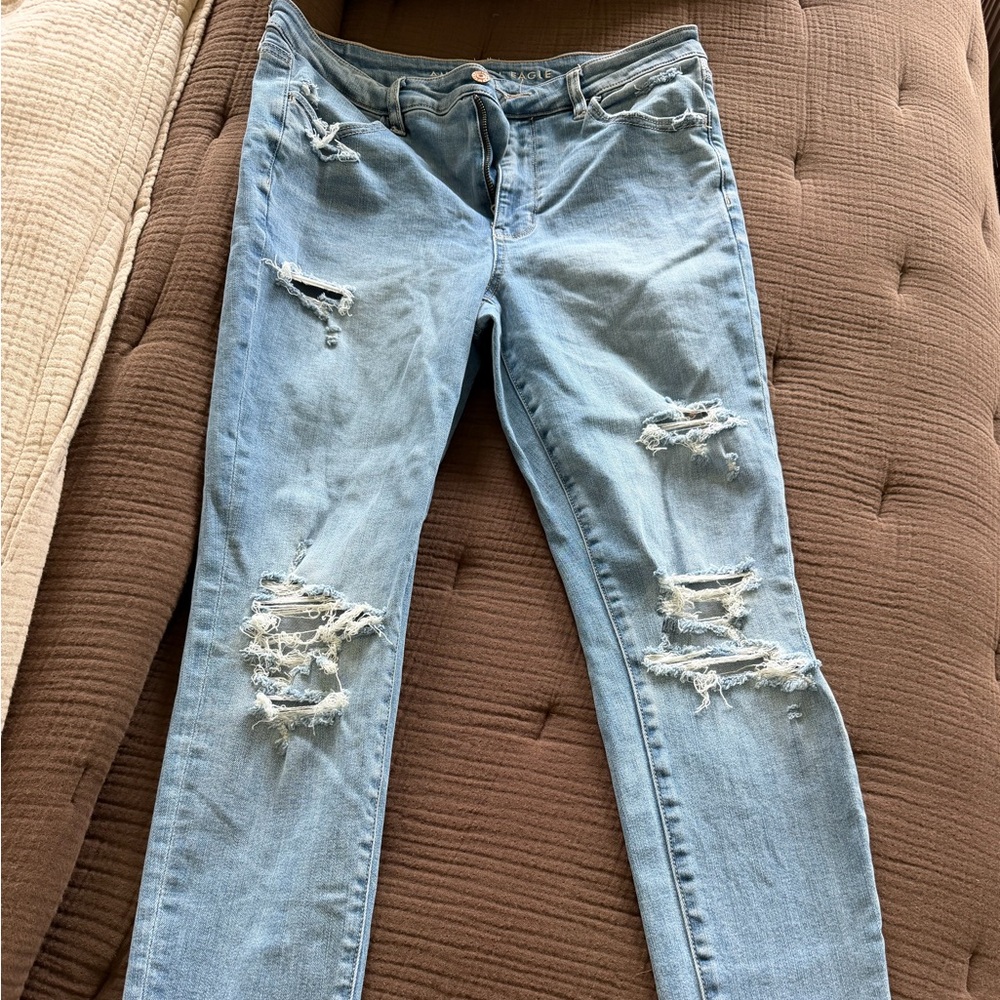 American Eagle Outfitters Light Blue Distressed Skinny Jeans